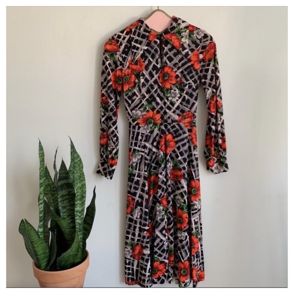 Vintage Dresses & Skirts - VINTAGE• BLACK MULTI FLORAL A LINE DRESS